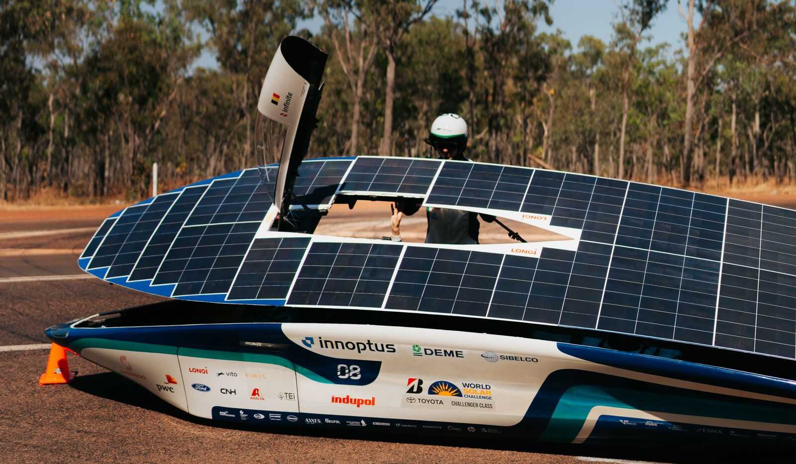 https://sibelco.getbynder.com/asset/0b5c1a7b-6382-4ca2-8466-9421be124a48/large/Longi-story-for-solar-innoptus-Apollo-car.jpg